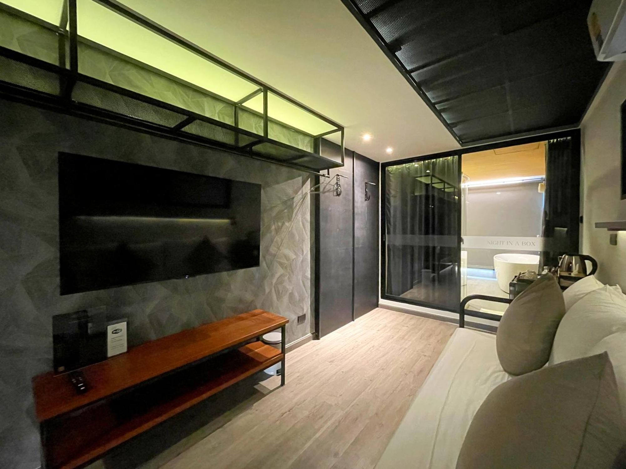 Hotel Nights In A Box Ban Muang  Camera foto