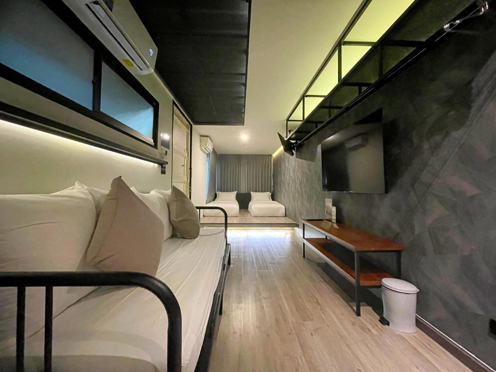 Hotel Nights In A Box Ban Muang  Camera foto